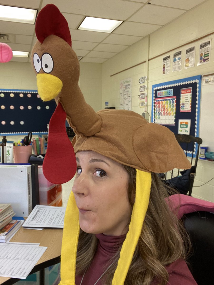 giftedsparkler's tweet photo. Ss came back from resource to a very silly surprise to go along with our read-aloud. #turkeytrouble #anythingtomakethemsmile #virtuallearningfun #gordonpatriotpride https://t.co/eZGCaJVasu