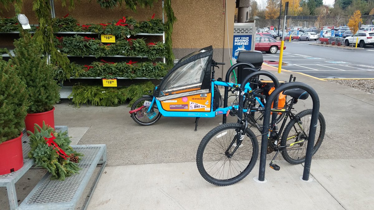 RescueEwe's tweet photo. We saw another bike at the grocery store today! Unfortunately this is highly irregular in Tigard. I was very excited. 😆🚲 #besties #somuchincommon https://t.co/MkQyZqG3zi