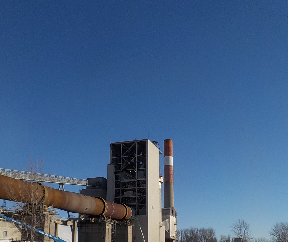 McLeanChimneyCo's tweet photo. We check brick &amp; mortar conditions, and steel retaining bands for deficiencies 

Contact shawn@mcleanchimney.com with questions

#ChimneyExperts #McleanChimneyCoLtd #Cobourg #Canada #Ontario #SafetyFirst #IndustrialChimneyInspection #IndustrialChimenyMaintenance https://t.co/ffz4OZQ9Rc