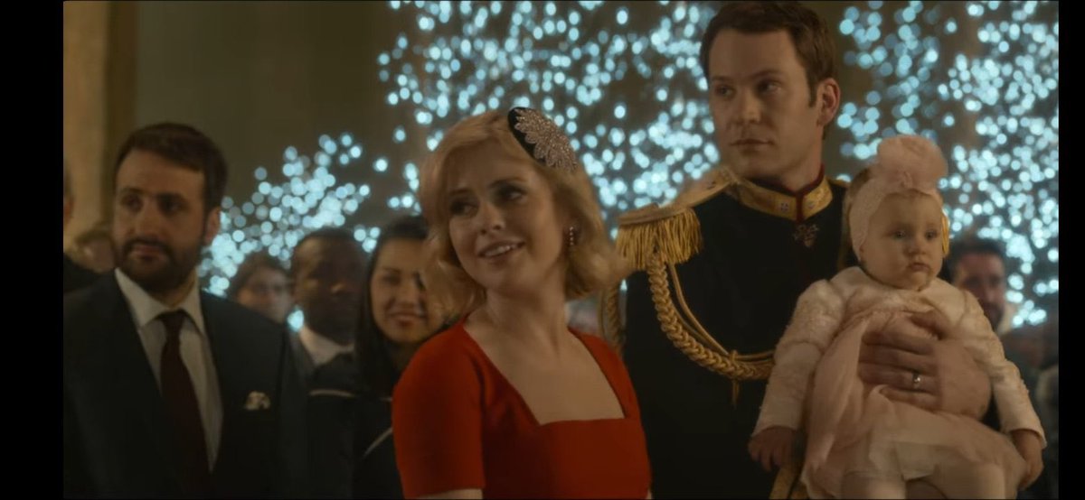 I can’t believe they had a Christmas Prince crossover in the Princess switch!!! My mind is blown https://t.co/ukyc6hP1fp