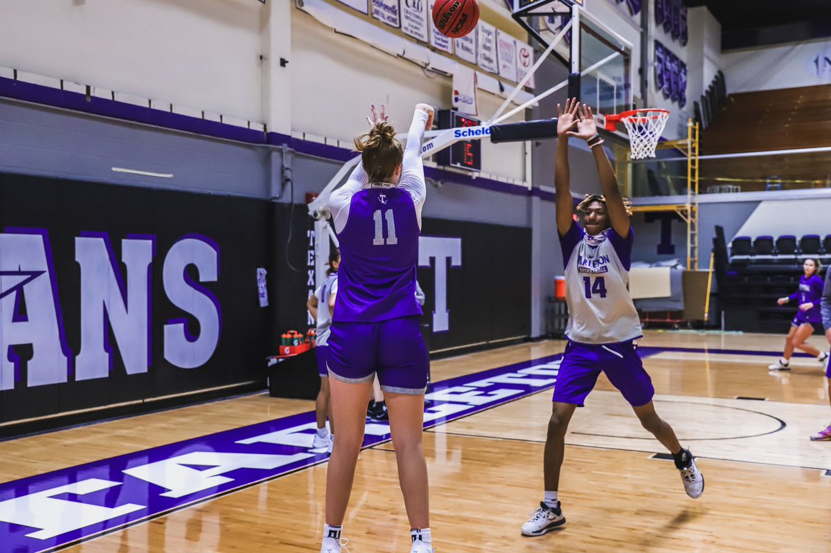 t_rhodes2001's tweet photo. Just less than 2️⃣4️⃣ hours from tipping off into Division 1!!

@tarletonwbb play @meangreenwbb at 7:00pm in Denton, Texas

@tarletonmbb play @DallasEDU at 7:00pm at Wisdom Gym in Stephenville, Texas

11.24.2020

@ECavey3 
@KandynFaurie https://t.co/un306whn2f