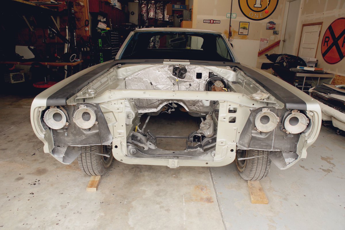 CristyLee09's tweet image. Tonight’s NEW @GarageSquadTV - 9/8CT on @MotorTrendTV #beepbeep #MOPAR 🛠