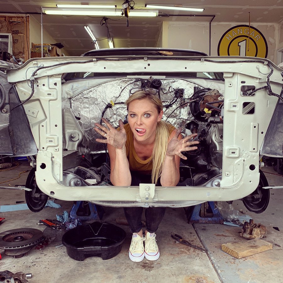 CristyLee09's tweet image. Tonight’s NEW @GarageSquadTV - 9/8CT on @MotorTrendTV #beepbeep #MOPAR 🛠