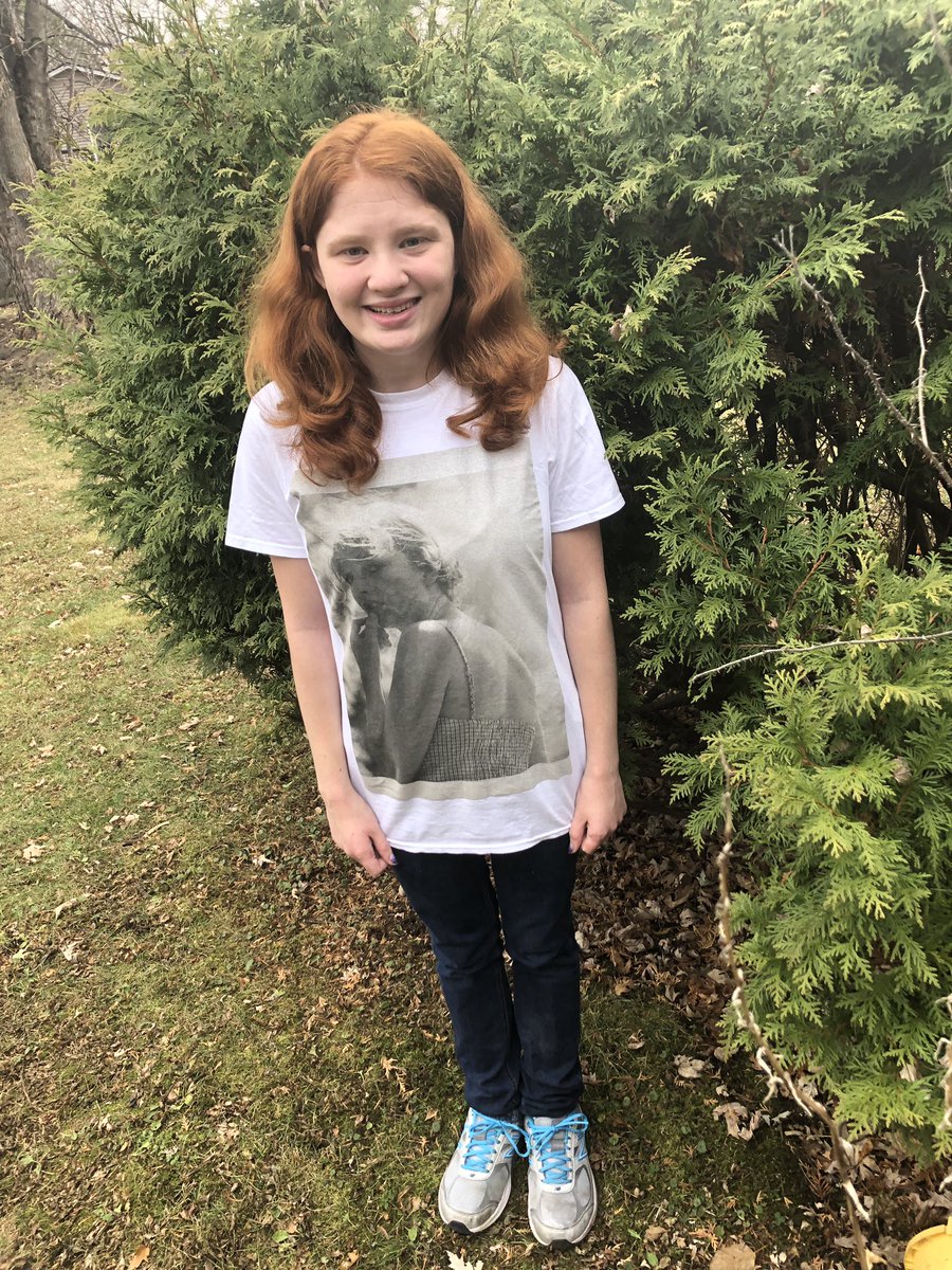 elisabethloves3's tweet photo. My folklore merch that Iβve been waiting for since july finally came! ππ€©π² #TaylorSwiftΒ οΏΌ #FolkloreΒ οΏΌ #folkloremerch #cardiganΒ οΏΌ #exileΒ οΏΌ https://t.co/CwbzYf9MAZ