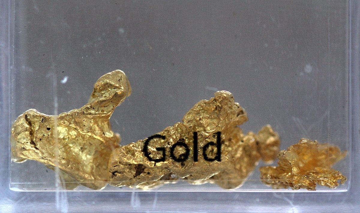 Gold  #elementphotos, including genuine Australian gold nuggets, and gold leaf.