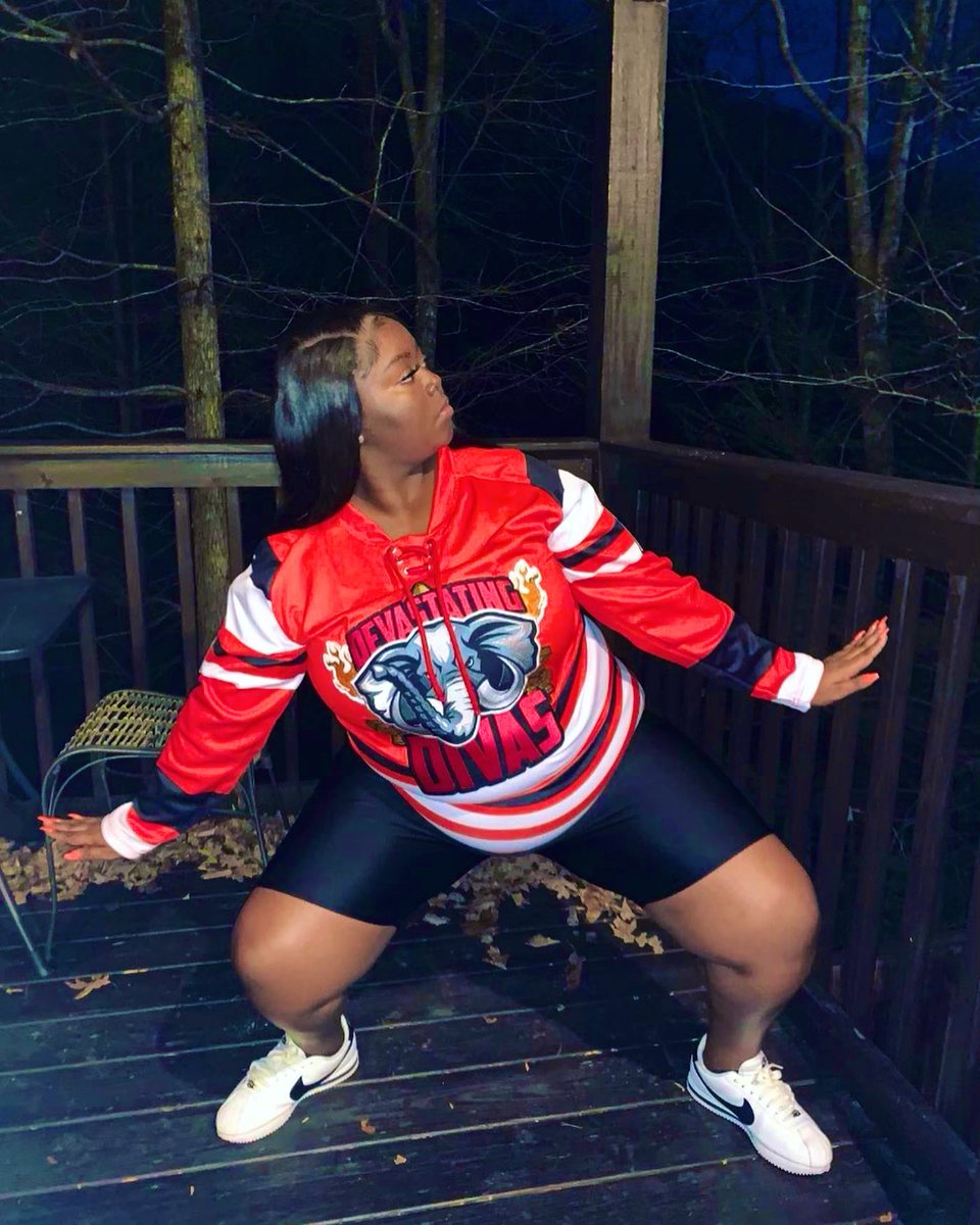 its_koyaaaa's tweet image. We celebrated our first Deltaversary yesterday❤️🐘 
One year down, a lifetime to go. 
Grateful to be sharing this journey with the best line sisters.🤞🏾
 #Fall19 #20UD #AOML