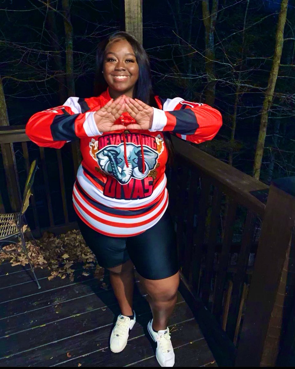 its_koyaaaa's tweet image. We celebrated our first Deltaversary yesterday❤️🐘 
One year down, a lifetime to go. 
Grateful to be sharing this journey with the best line sisters.🤞🏾
 #Fall19 #20UD #AOML