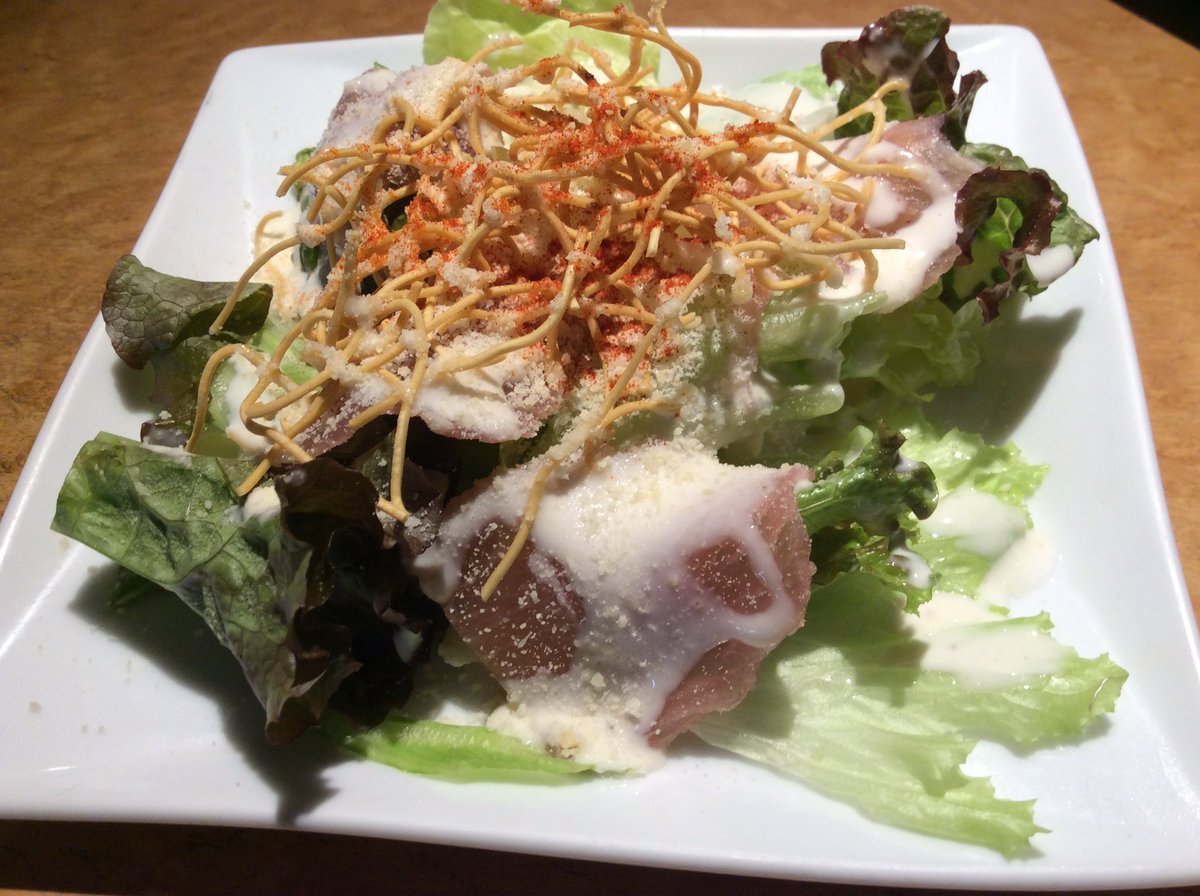 居酒屋 和が家 秋葉原店 お待たせいたしました 和が家ランチ スタートです 本日の100円は 生ハムのシーザーサラダ 生ハムは勿論 野菜もたっぷりの一品です ランチメニューと併せてどうぞ 秋葉原 居酒屋 ランチ