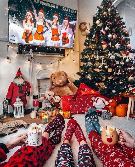 Nixnight1's tweet photo. вєst rєgαlσ єvєr 

Harían lo imposible simplemente por verlo sonreír y derramar amor en su festividad favorita. 

#Ruberexby https://t.co/VQlYED4wNc