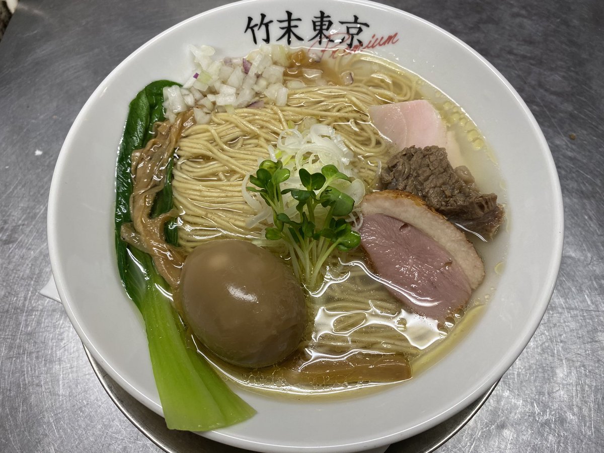 higemaru_ramen's tweet photo. １１月２５日（水）
本日も竹末東京プレミアム
営業致します。

昼の部　11:30〜15:00
夜の部　18:00〜21:00

昨日は沢山のご来店ありがとうございました。
お陰様で無事完売致しました。
今日からまた１年、
宜しくお願いします。 https://t.co/KqfJQs8rpm