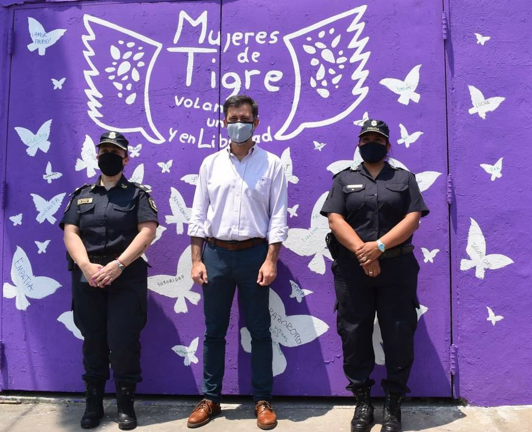 vazquezmontoto's tweet photo. Hoy en El Talar inauguramos junto con el equipo de @Genero_Tigre el Mural de concientización sobre la prevención de las violencias, especialmente por razones de género, con la participación de mujeres referentes de nuestra comunidad y funcionarias!
#25N
#TigreSinViolencia🐯 https://t.co/nNX4S2u35p