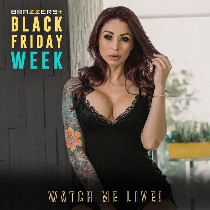 I&rsquo;ll be doing my live show in 20mins! 7pm PST/ 10pm EST catch me at https://t.co/KkuOCV8sec to see my<a href="/tag/onlyfans"class="tags"><span>#onlyfans</span></a>