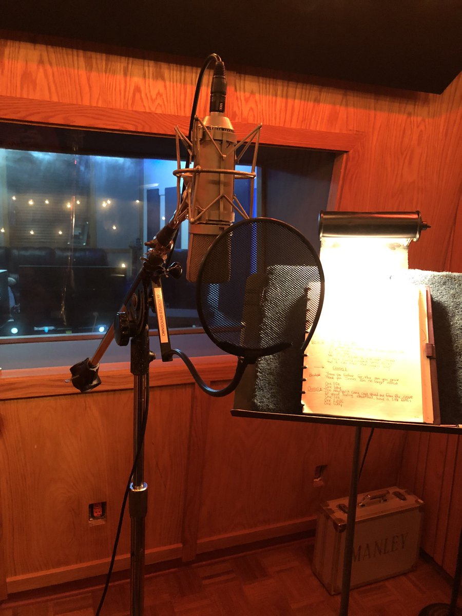 JamesPMcGregor's tweet photo. The only thing this mic is missing is a song! I have one for it! https://t.co/dPiBCIXF3t