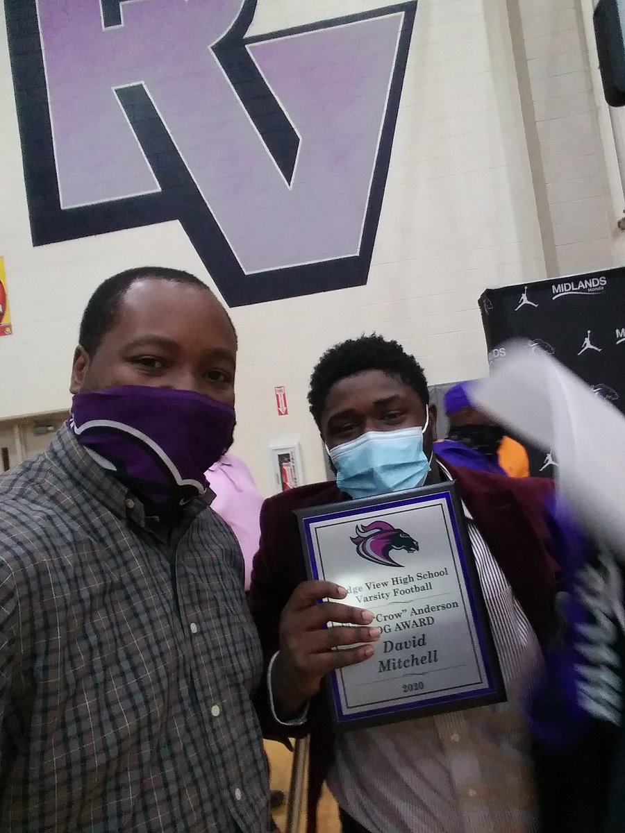CoachTerry803's tweet photo. Since 7th grade we been down. Hugs, arguments, laughs and tears...we have built a bond that will NEVER be broken. I love this dude like my own son and I make sure he knows it 💜The world is yours @DavoDaDemon 💯🙏🏿 #NextLevel https://t.co/HQrJNDEpnd