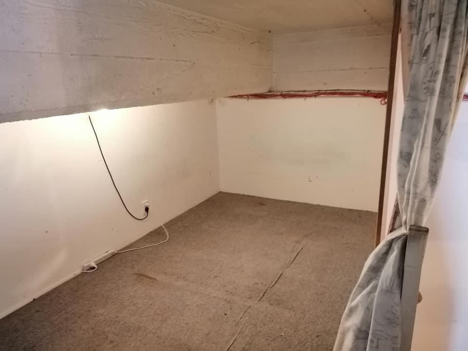 theIouvrelorde's tweet photo. welly housing market strikes again
over $200 each for THESE rooms https://t.co/7g4ICM19Uo