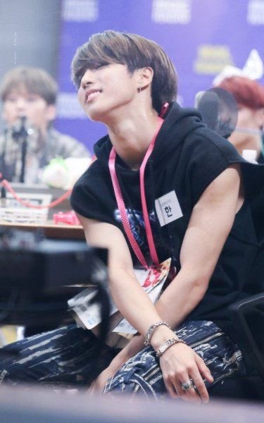 — han jisung sleeveless; a very needed thread  #StrayKids  #skz