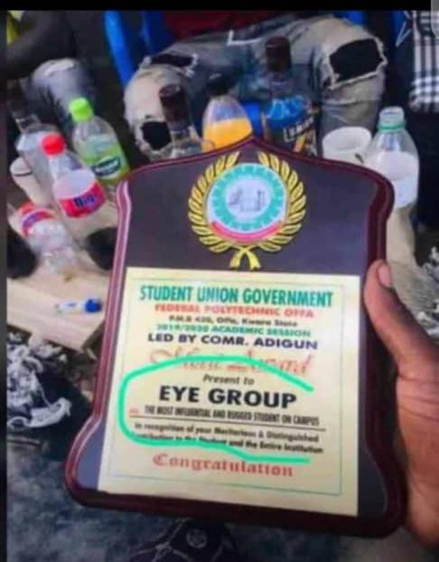 ifemosumichael's tweet photo. When you think you have seen it all... Student Union Government of Offa Polytechnic gave merit Awards to Secret Cults in the school. Hey Lawd!!! 😂 https://t.co/dFU5MEPCKE