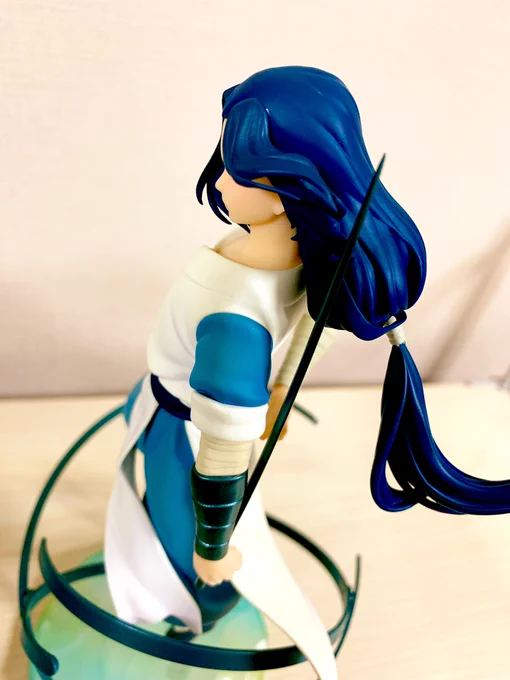 うちにもクラファン无限フィギュア届いた〜〜〜!!!!!後ろ毛がとても良い 