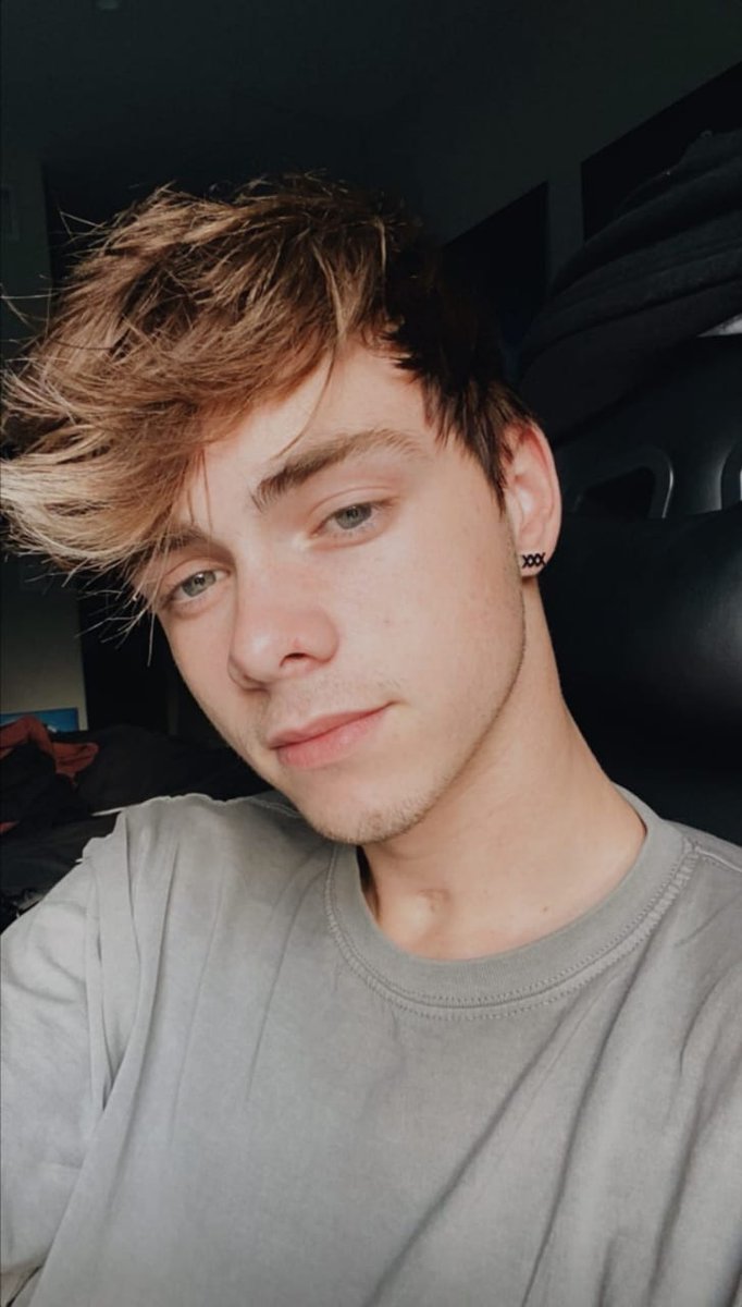 4everwjoy's tweet photo. i wanna make you so happy today to the point where you can't stop smiling and i wanna make you feel really loved so you don't have to doubt anything for second
and honestly i wish i could just protect you from everything♥️ @corbynbesson 
—HBD BU 🎉#CorbynWeLoveYou #HappyCorbynDay https://t.co/bnxD1TqEsF