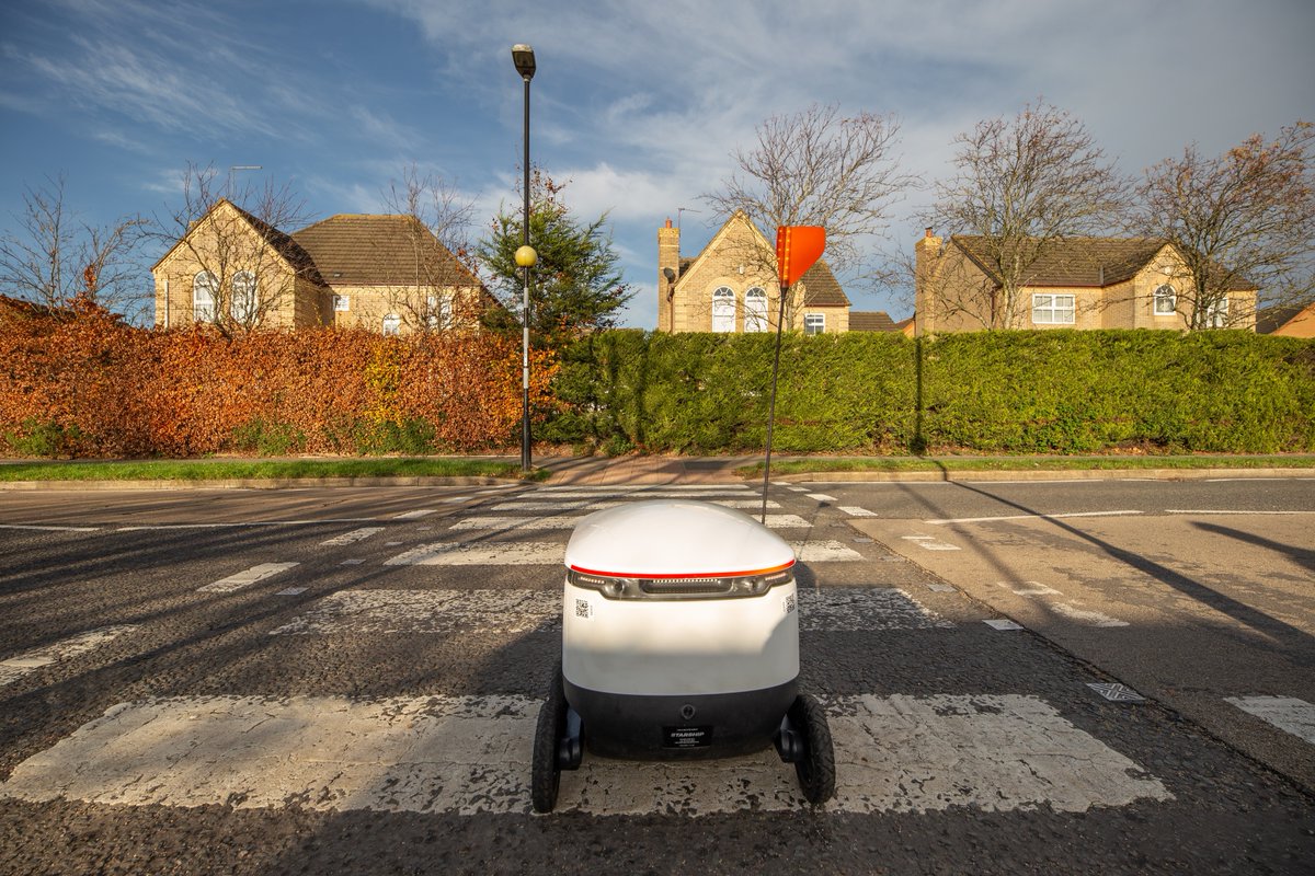 Robots roll-out to second UK town today with <a href="/StarshipRobots/">Starship Technologies</a> - delivering <a href="/coopuk/">Co-op</a> online convenience in #Northampton #WoottonFields
#robots #food #online #homedelivery #convenience
coop.co.uk/shop
You can read more here: 
co-operative.coop/media/news-rel…