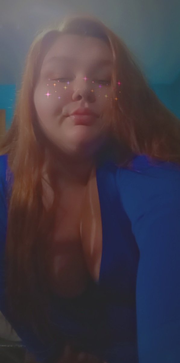 cova_britt's tweet photo. My birthday dress came💚 its a month away but i love it 💚💜💚💜 https://t.co/1EqeVOrbRb