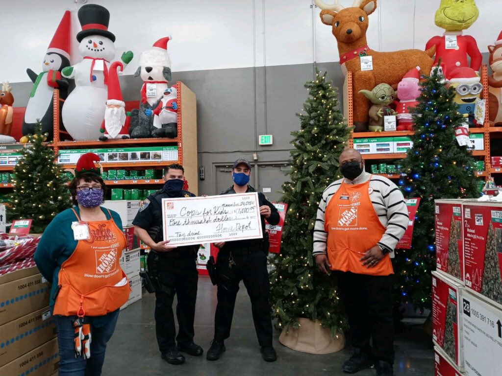 JosephMccauley5's tweet photo. Hayward Home Depot had the pleasure of donating to the Hayward PD for Cops For Kids.  @CopsforKidsorg @HaywardPD @HomeDepot https://t.co/5KLAONUxet