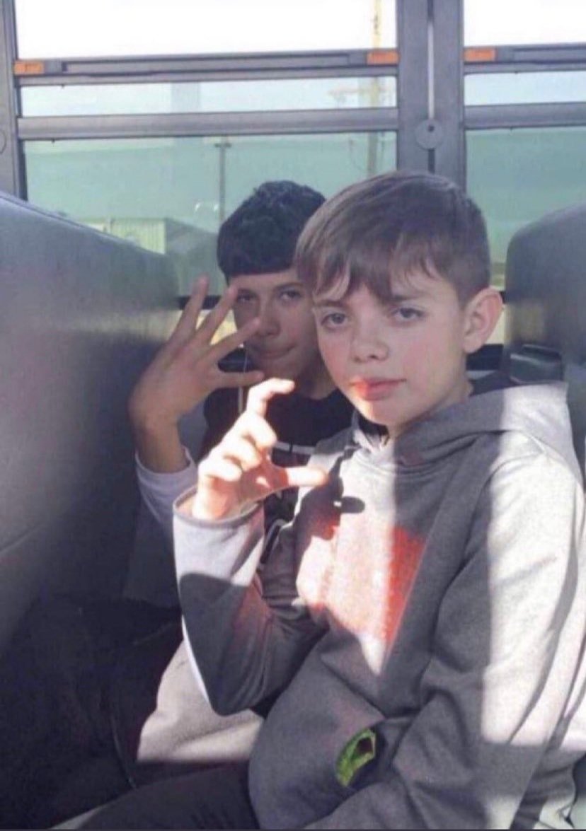 GangTalesPub's tweet photo. My Lil Homies Sent Me This Earlier This Morning Onn Their Way To School Said To Remind Twitter That's It's Foe Of Em Cuh 4️⃣'s 🍀
#blackhollywoodcripauthor #foes #four #crips #whitecripsfolife #cripshit🍀🍀♿🔵🆒🍀🍀♿🔵🆒🍀🍀🆒🔵♿🍀🍀🆒🔵♿🆒🔵♿🆒🔵♿🍀🍀🆒🆒🔵🔵♿♿ https://t.co/SoQnMd6SCd
