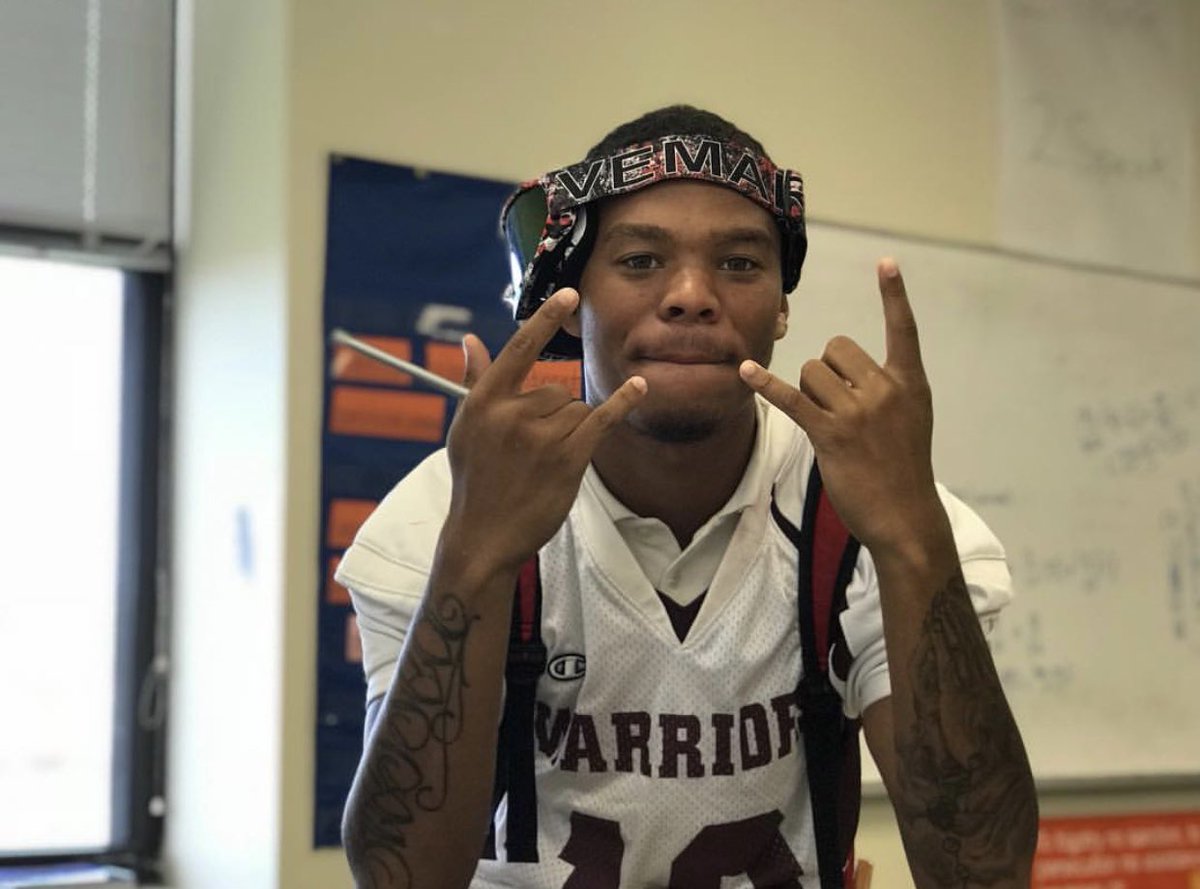 yaeying_'s tweet photo. iβll give the money fuck the fame all the jewels all the hoes all the clothes and all the shoes just for my niggas back but i know iβll never get em back ππ #LLJ18π https://t.co/jmIR4z5ljX