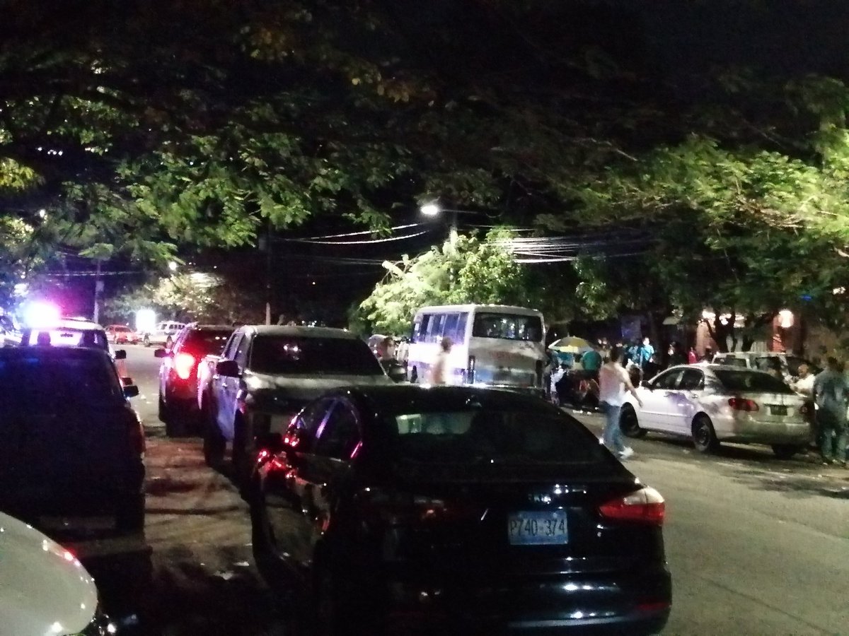 ErickCon1974's tweet photo. Acción @FGR_SV Fiscalia Electoral, no es posible que se estén dando este tipo de conductas en nuestro país que tanta violencia a sufrido @nuevasideas  aparte de ser reciclados son lo peor que esta viviendo nuestra democracia.
@ARENAOFICIAL https://t.co/pV3lvbMf4F
