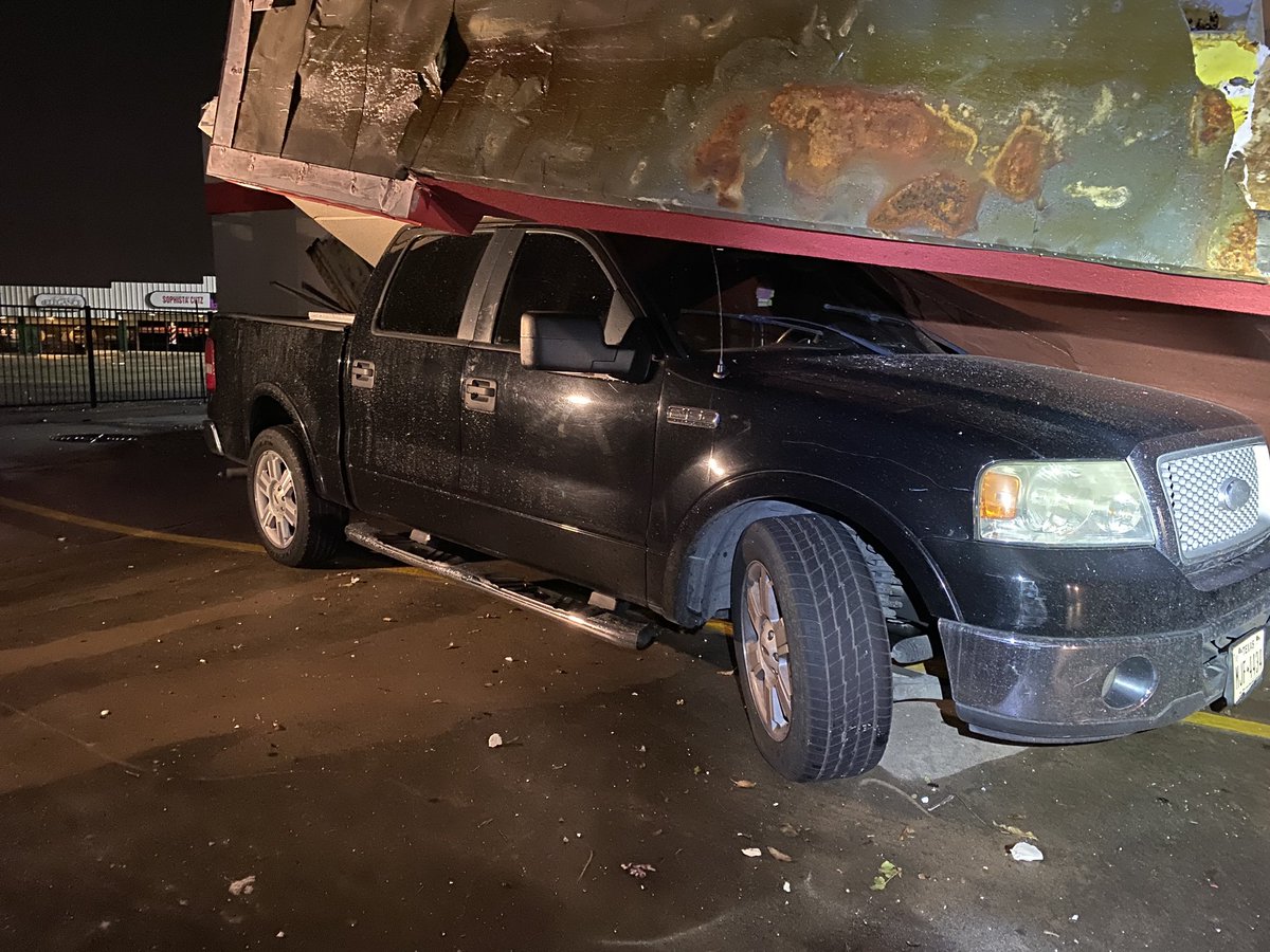 ArlingtonPD's tweet photo. Continuing to assist @ArlingtonTxFire at a few locations tonight due to roof collapses and debris field. Pioneer Parkway is closed in both directions between Center Street and Collins Street due to debris from area apartment complexes on roadway. https://t.co/S73pT0o4ge
