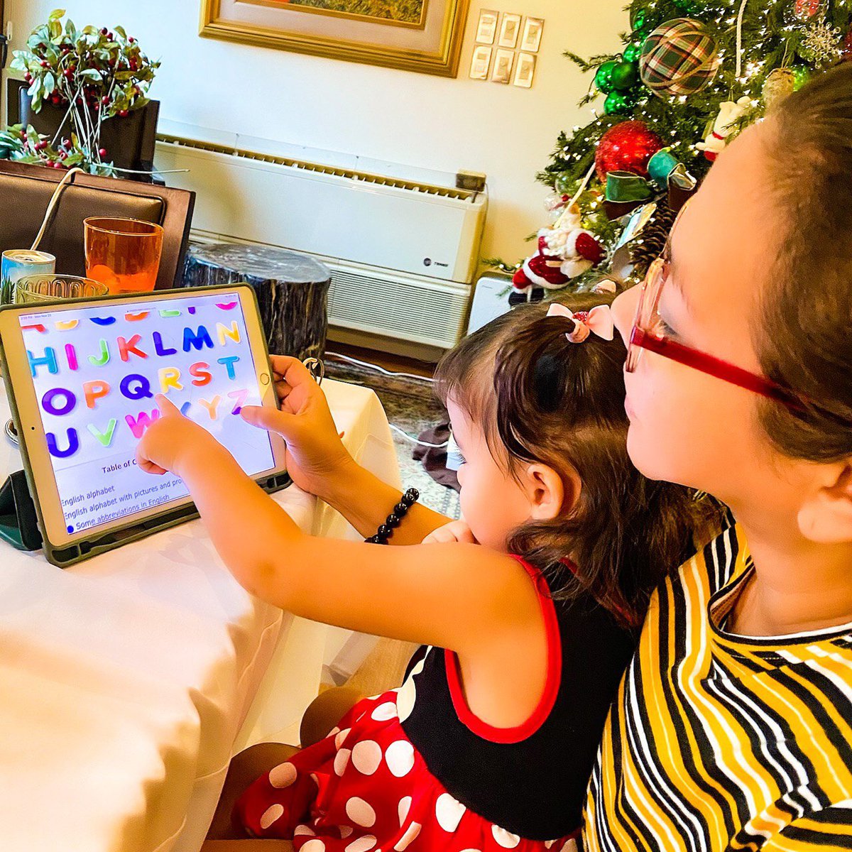 ratedkabscbn's tweet photo. We start Wednesday with today’s lesson. The alphabet. I think using gadgets for children is okay. As long as it is for education. It is the medium of their generation.💚#NanayNiPepeEnPilar
“The most important leasing you can teach your child is: adapting to change”
-Yuval Harari https://t.co/7z16Bl7CRo