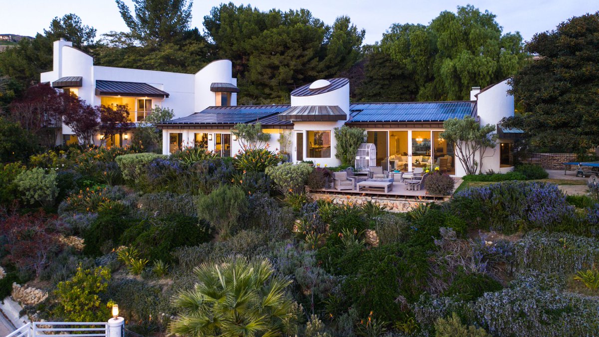 mywestsidehome's tweet photo. Just Sold • $5,065,000 • 27725 Winding Way #Malibu CA • Buyer Representation. We are so thrilled for our clients to be living in their dream home! 
•
•
•
#luxurylisting #dreamhome #milliondollarlisting #luxuryrealestate #forsale #compass #ryanjancula #trevormontano https://t.co/1wCxXtgK3N
