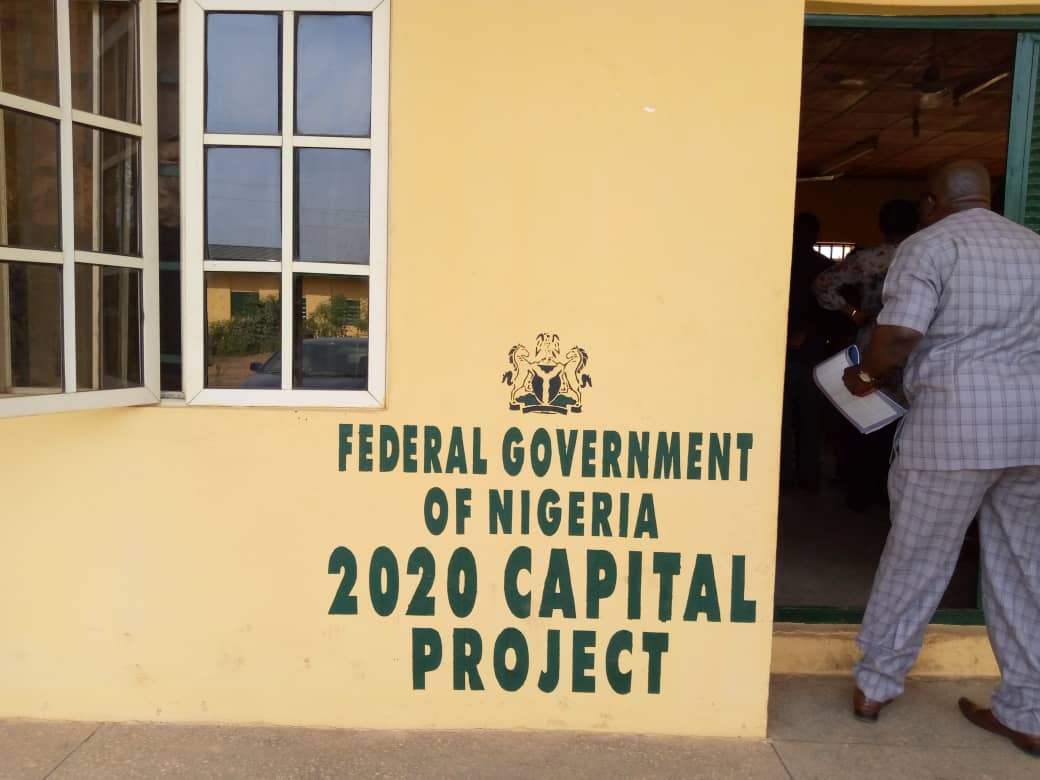 TrackaNG's tweet photo. N10m allocated in the 2020 FG budget for the renovation of home economics, clothing and textile,food and nutrition and garnet making laboratories at FGC, Ilorin Kwara State.
We tracked and confirmed the project has been completed
https://t.co/P8GhyMuY3q
#2020FGProjects https://t.co/e18YZqqp7Q
