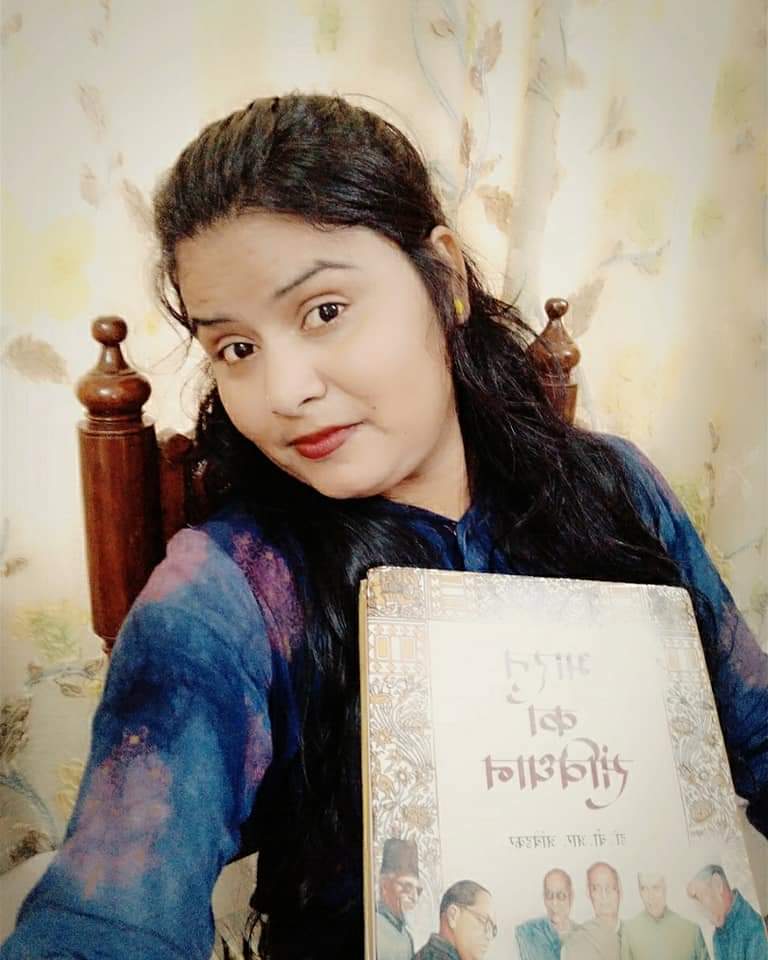 AdvAnnuBauddh's tweet image. संविधान दिवस की भारतवासियों को शुभकामनाएं ।
जनता की भलाई है मूलमंत्र,
संविधान ने दिया ऐसा प्रजातंत्र।
सविधान देता है समानता का अधिकार,
अब इंसान नहीं कर सकता है इंसान का तिरस्कार।
नहीं मानती हू मैं हिन्दू और मुसलमान को,
मैं तो मानती हूँ सिर्फ भारतीय संविधान को
जयभीम जय संविधान