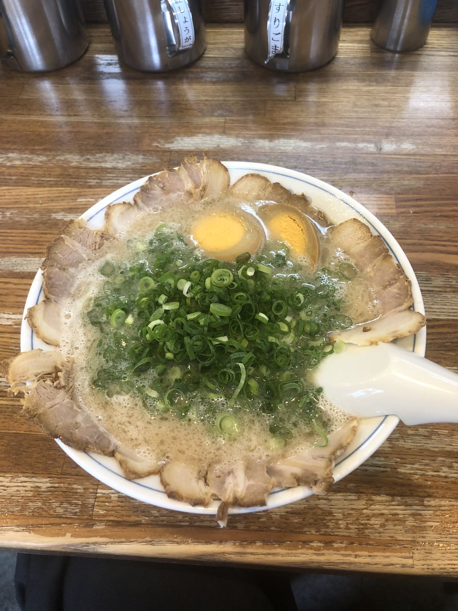 Katsu 東高円寺 ばりこて 博多ラーメン全部乗せ 熊本生まれで豚骨ラーメン好きだったけど年齢のせいか昔ほど好きじゃないのかも 豚骨10年位旨いと思ってないかも 東京神奈川の美味い豚骨食いたい あれば久留米系