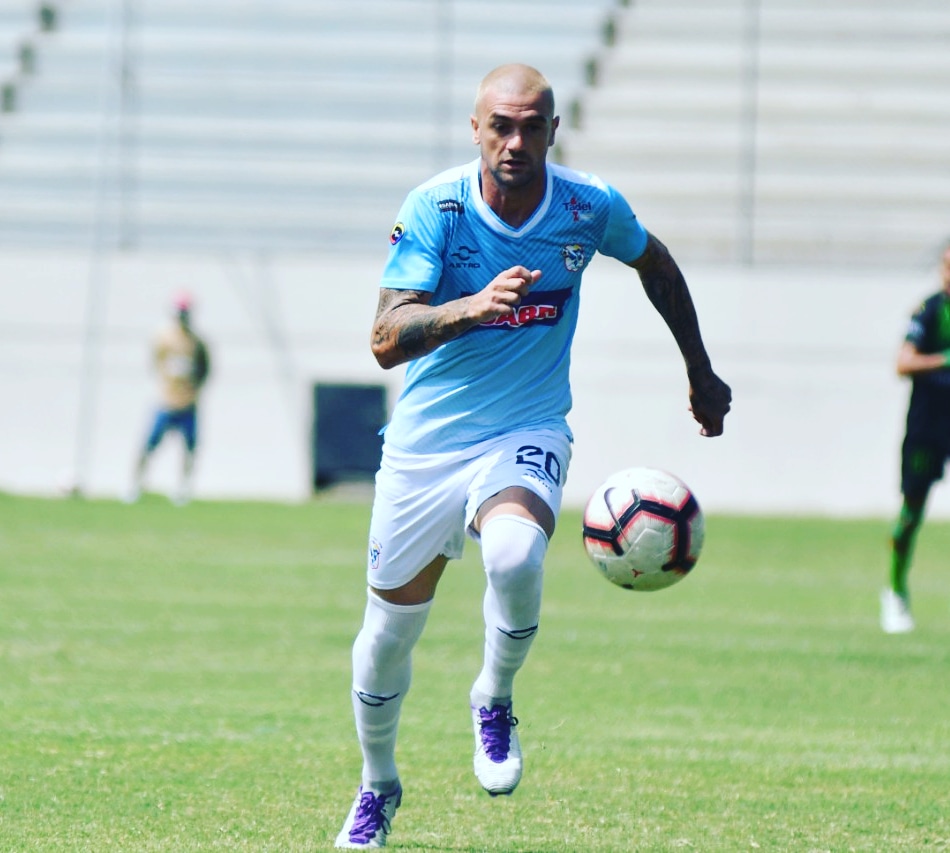ElEspartanoEc's tweet photo. Cristian García jugador clave y goleador del @MantaFutbolClub en esta temporada 2020.

⚽✅ 14 Goles en el Manta FC, en 27 partidos jugados.
😎🔵 Destacado en los "Play-Offs" 2019 y Ascenso en este 2020.

👀 ¿En que equipo de la Serie A te gustaría verlo? 🔥

#LigaProSerieB https://t.co/REsFCRYhxv