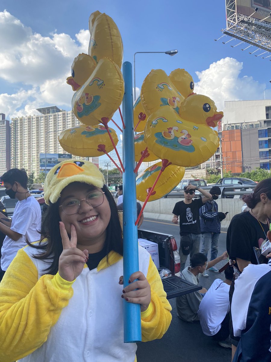 uauajutatip's tweet photo. ศักดินาจงพินาศ เป็ดก๊าบก๊าบจงเจริญ #25พฤศจิกาไปSCB https://t.co/zKjIXWY5f0
