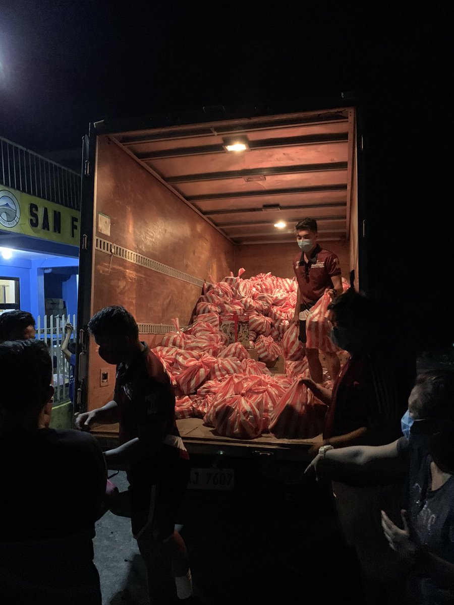 Volleyball Community Gives Back tweet media