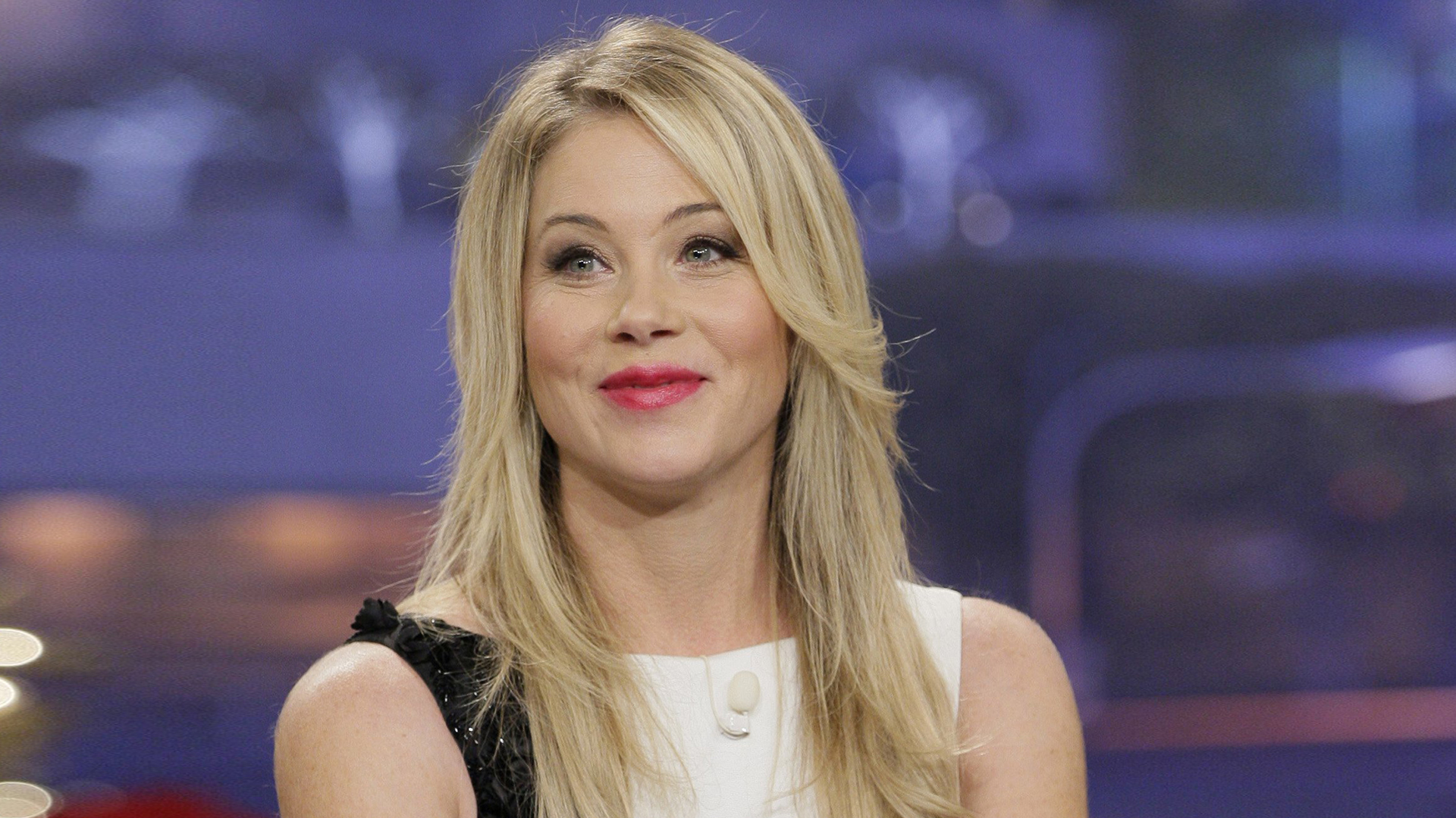 Happy Birthday to Christina Applegate. 