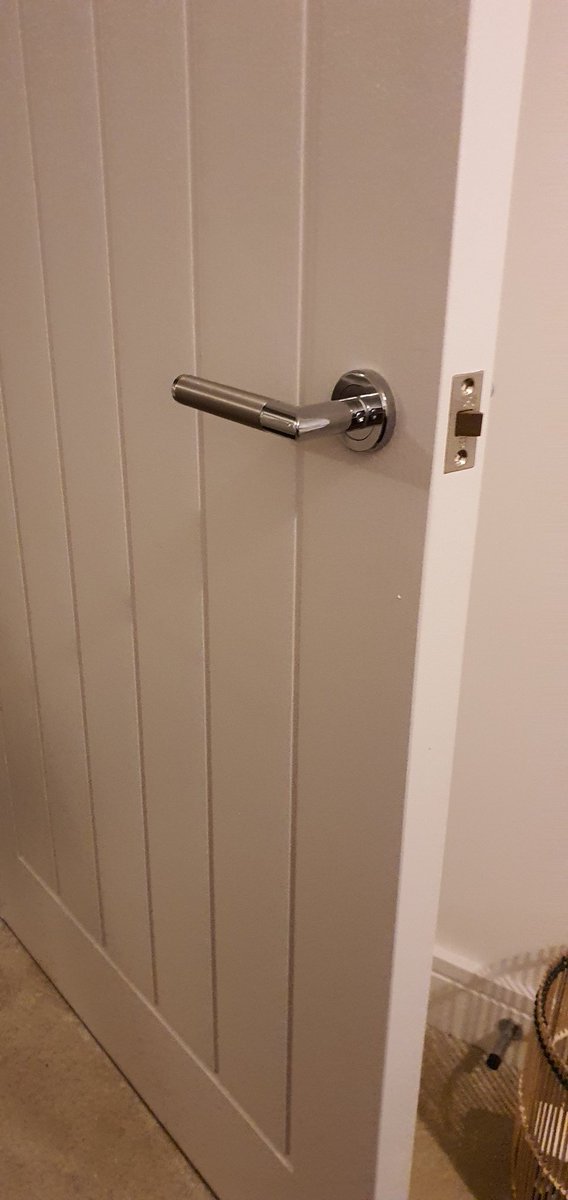 JoeTheLock's tweet photo. 2 new interior euro mortice locks fitted. #joethelock #beaulieu #springfield #chelmsford #lock #locksmith https://t.co/TIa2SJlIm9