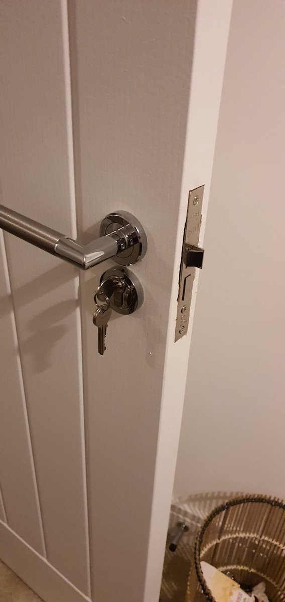 JoeTheLock's tweet photo. 2 new interior euro mortice locks fitted. #joethelock #beaulieu #springfield #chelmsford #lock #locksmith https://t.co/TIa2SJlIm9
