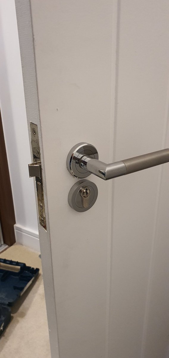 JoeTheLock's tweet photo. 2 new interior euro mortice locks fitted. #joethelock #beaulieu #springfield #chelmsford #lock #locksmith https://t.co/TIa2SJlIm9