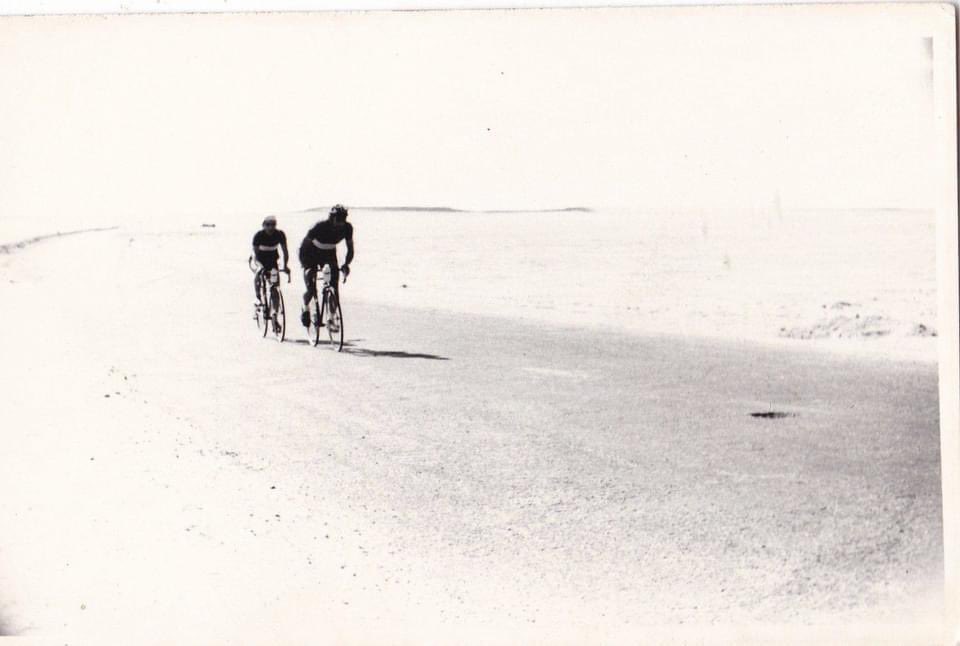 ziad_morsy's tweet photo. نقلاً عن صفحة اسكندرية ١٩٠٠
طواف مصر الدولي للدراجات ١٩٦٠
Tour d’Egypte 1960 😍🤩
#MASRZAMAN https://t.co/AogXMCcVBo