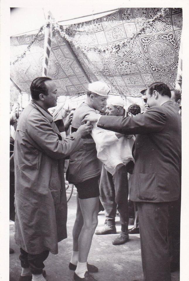 ziad_morsy's tweet photo. نقلاً عن صفحة اسكندرية ١٩٠٠
طواف مصر الدولي للدراجات ١٩٦٠
Tour d’Egypte 1960 😍🤩
#MASRZAMAN https://t.co/AogXMCcVBo