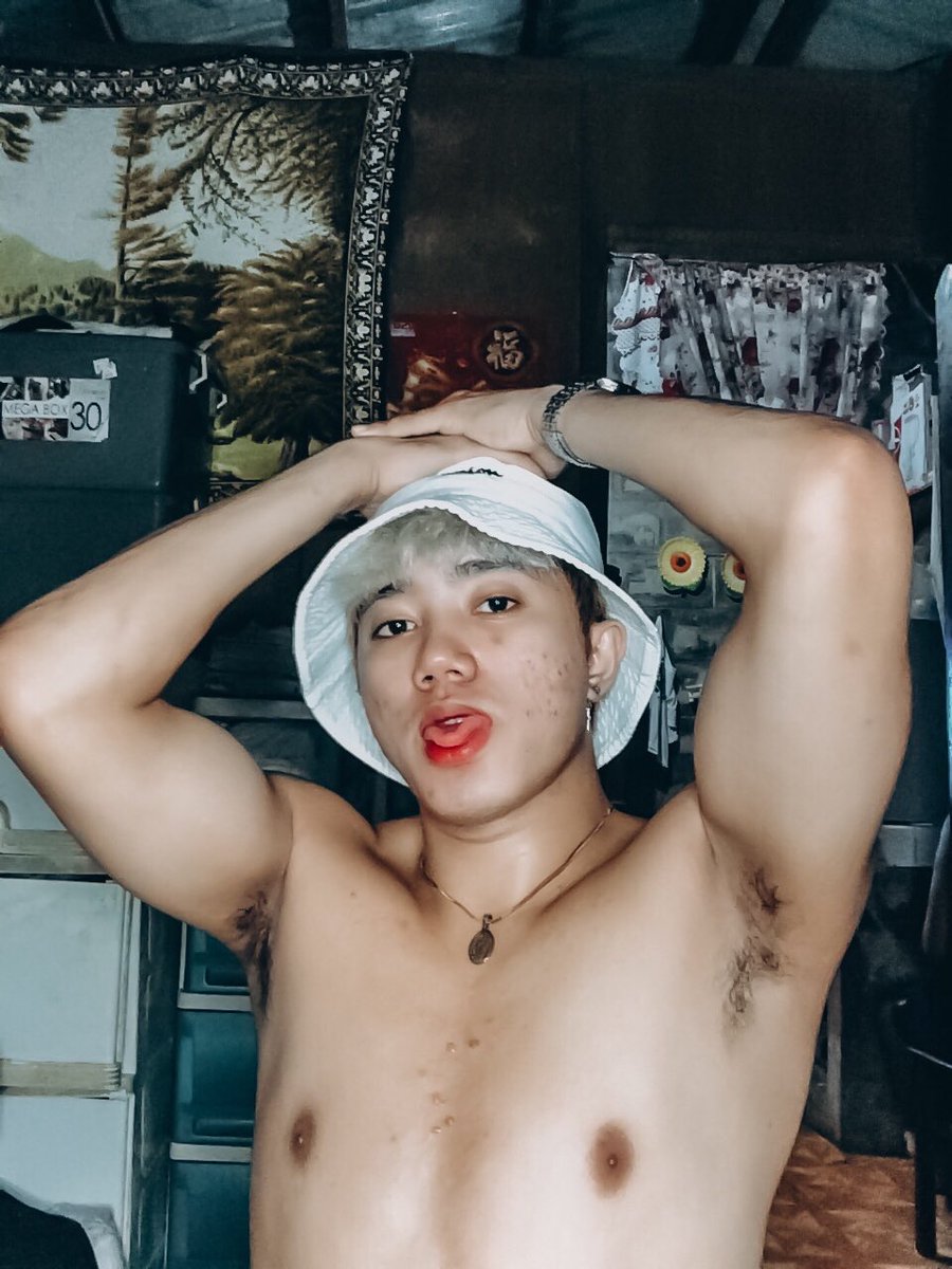arnjmsvlncia's tweet photo. Dilaan 😋🥴 https://t.co/RbyHun58ND