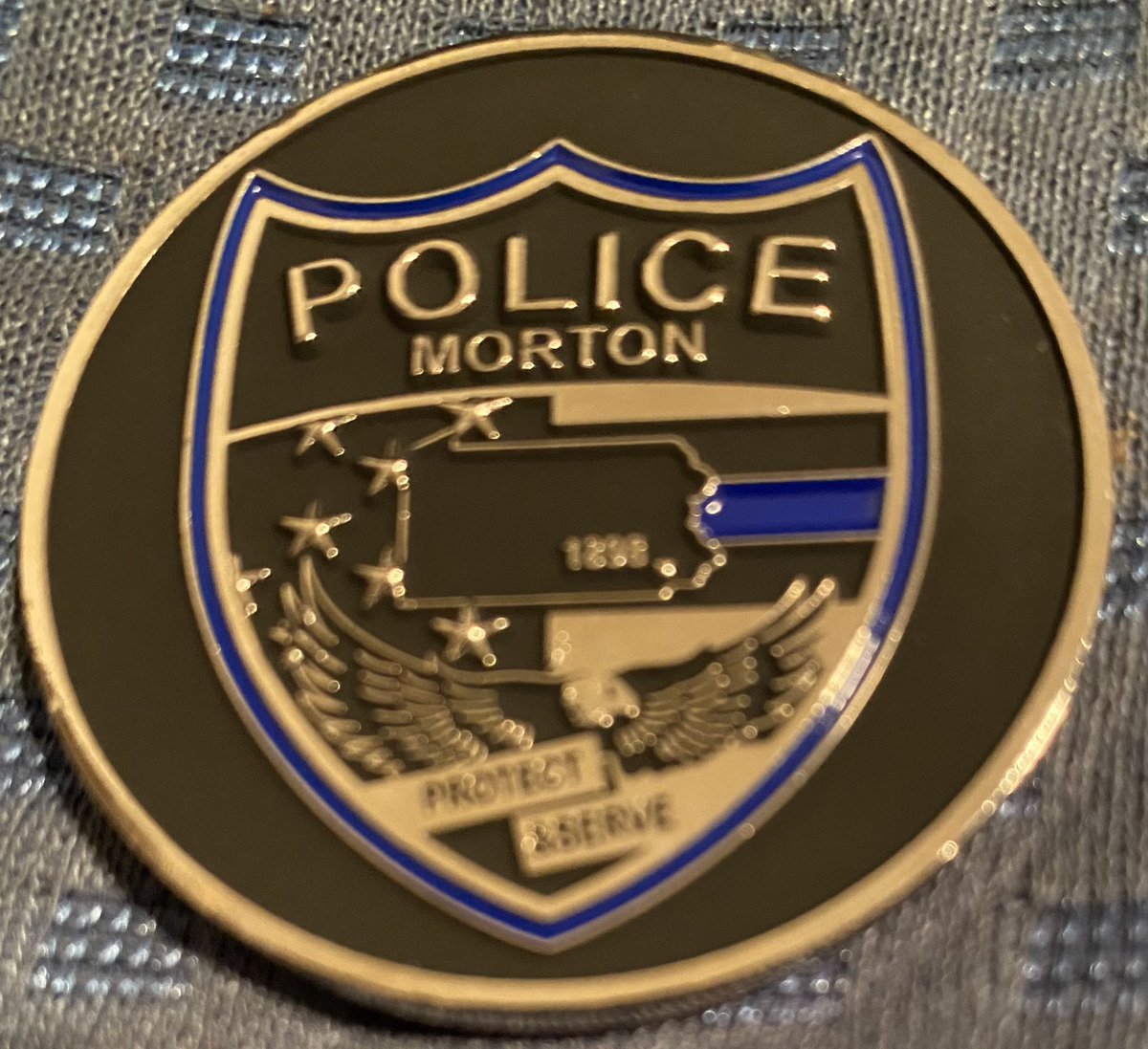 jackybambam933's tweet photo. Honored to Serve and Protect!! I am now a Member of THE MORTON POLICE DEPARTMENT!! Badge #93!!! Thanks so much &amp; I will write u a Ticket if you are speeding during my Rock &amp; Roll Train Wreck Show Week Nights 7p-12!! Love My Vampires With Guns and Badges!! @MortonPolice @933WMMR https://t.co/JRKlwTLXPe