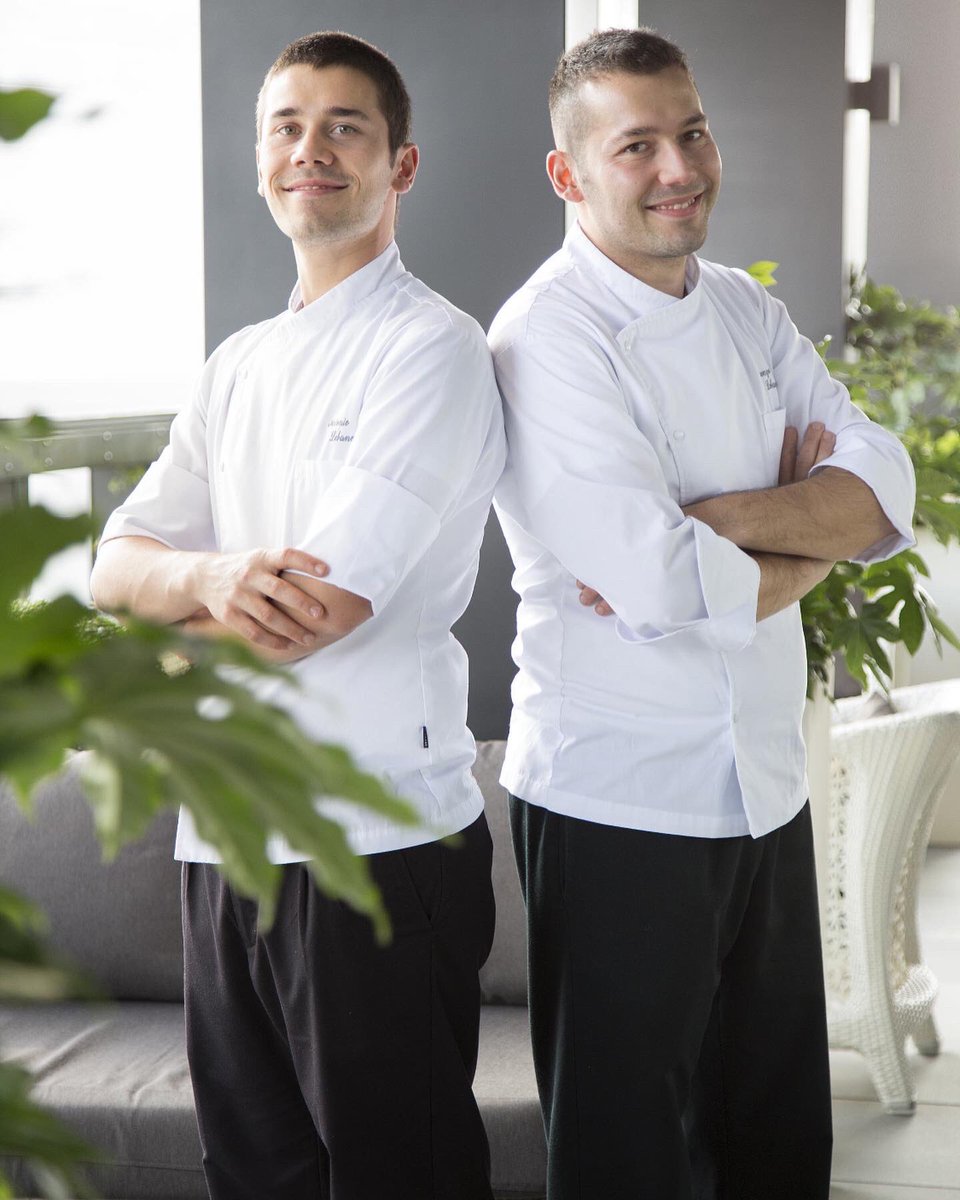 Marriottpr_It's tweet photo. Confermate anche per il 2021 le "Due Forchette" del @ilGamberoRosso a Terrazza Gallia, il ristorante di @excelsiorgallia Complimenti agli chef e a tutta la brigata! https://t.co/fO5y8ueeuB