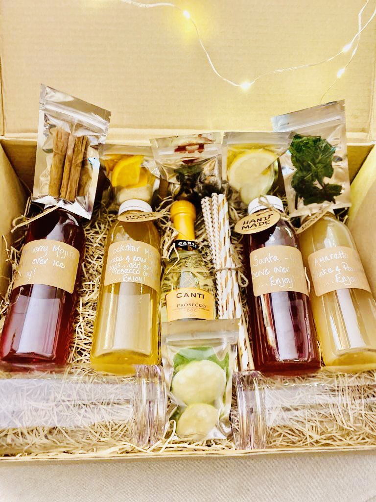 Cocktail boxes delivered 
etsy.com/uk/shop/Adamsa…
#cocktails #gin #rum #vodka #Christmas2020