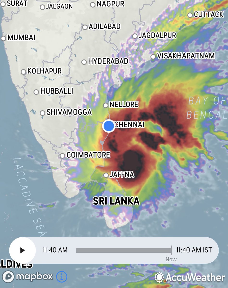 ashwinganesh26's tweet photo. Stay safe, Chennai! 🌩 #NivarCyclone #ChennaiCyclone #Chennaiweather #Cyclone #CycloneAlert https://t.co/GBeaNWiZFB