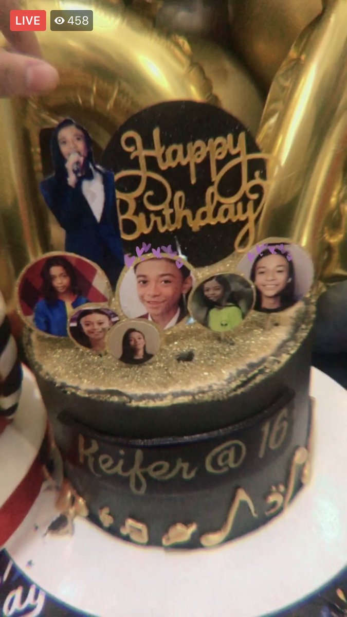 balladarker's tweet photo. #KeiferSuave16 ❤️👽🎂 https://t.co/r4133Yy7lm